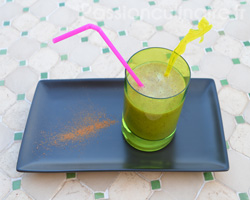  Smoothie aux kiwis et � la pomme dress�