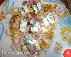 Salade d'endives aux lardons, roquefort et noix
