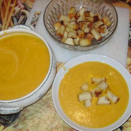 Soupe au potiron et croûtons maison
