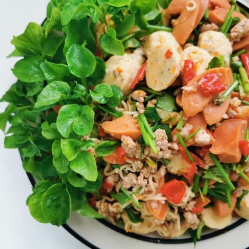 Salade de riz au melon, jambon cru et tomates cerises