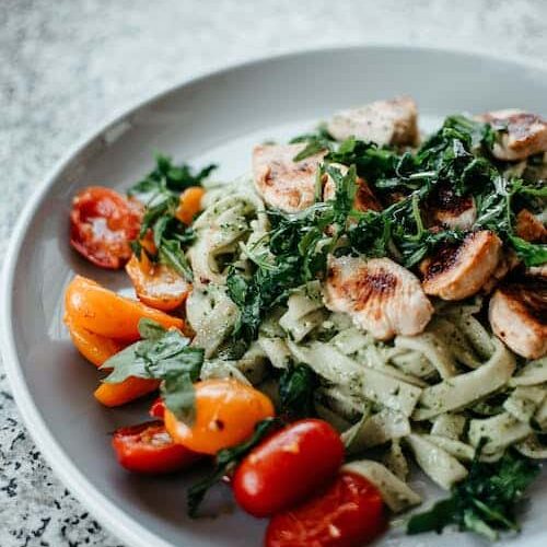 Salade de pâtes au poulet et comté