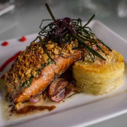 Gratin de cannellonis farcis aux poivrons, fromage frais et chorizo