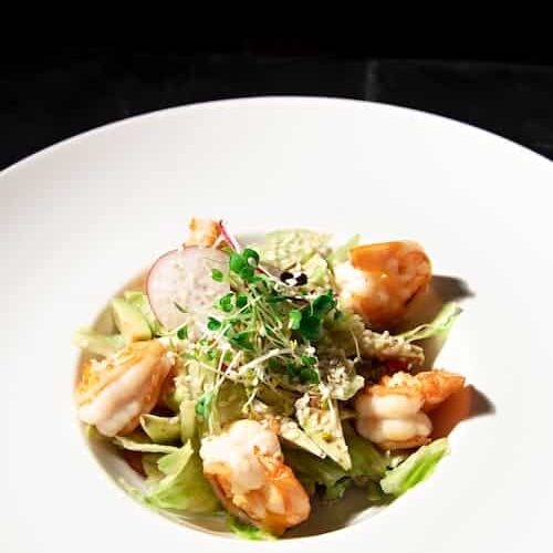 Salade de radis, crevettes et gruyère