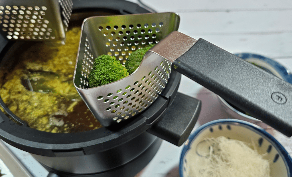 Vue sur le panier inox du Fondussimo